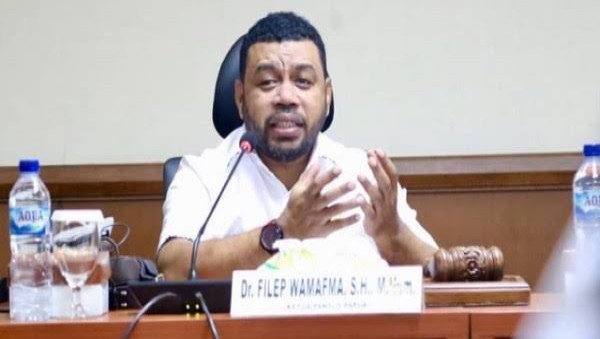 Senator Filep Minta BP Tangguh Perhatikan Hak Masyarakat Adat 7 Suku di Bintuni. 