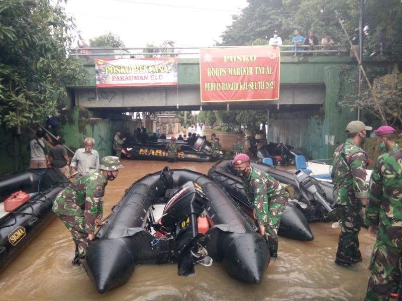 TNI AL Terjunkan 91 Personel dan Peralatan SAR di Kalimantan Selatan
