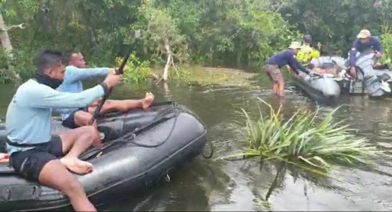 TNI AL Sisir Daerah-daerah Terisolir Dampak Banjir di Kalsel