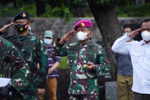 Danpasmar 1 Beri Penghormatan Terakhir Kepada Mayjen TNI Marinir (Purn) Aminullah Ibrahim