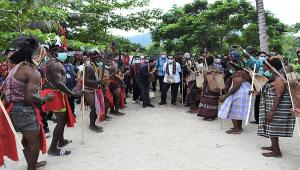Kunjungi Kabupaten dan Kota Sorong, Mendikbud Berkomitmen Lestarikan Adat dan Budaya Papua Barat  