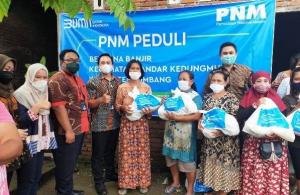 Di Jombang, PNM Salurkan Sembako ke Korban Banjir