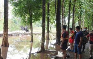 Danpasmar 1 Tinjau Lokasi Banjir di Komplek Perumahan Prajuritnya