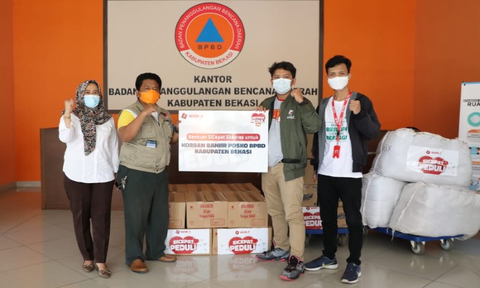 Salut! Bantu Korban Banjir, SiCepat Ekspres Salurkan Donasi ke BPBD Kabupaten Bekasi