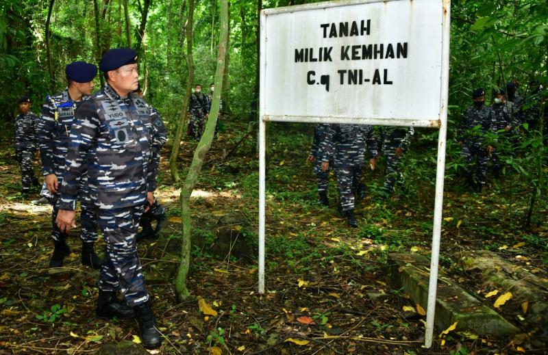 Kasal Tinjau Lahan TNI AL di Pulau Damar