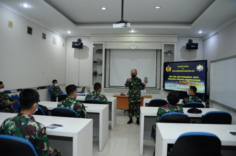 Tingkatkan Profesionalitas, TNI AL Adakan OJT Perwira Penerangan
