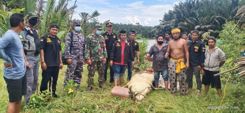 Personel TNI AL Turut SAR Pencarian Korban Buaya