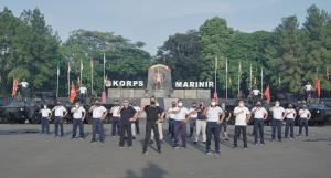 Brigjen TNI (Mar) Hermanto Dampingi Dankormar Olah Raga Bersama Menteri Perhubungan