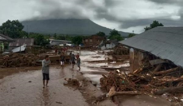 Sebanyak 27 Warga Diperkirakan Masih Hilang Akibat Banjir Bandang Flotim