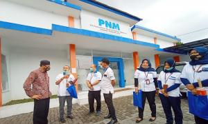 Nasabah PNM Respon Positif Safari Ramadhan Karyawan Gen-Z PNM ke Pelosok Negeri