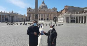 Luar Biasa! Buku Karya Staf Gubernur NTT Masuk Takhta Suci Vatikan