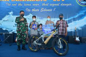 TNI AL Apresiasi Ketangguhan Mental Remaja Terapung 3 Jam di Laut