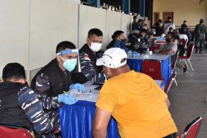 TNI AL Serbu Kawasan Muara Angke dengan Vaksin Covid 19