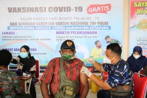 2834 Orang Telah Divaksin Oleh Lanud Silas Papare, Semenjak Dicanangkan Serbuan Vaksinasi Covid-19 TNI-Polri