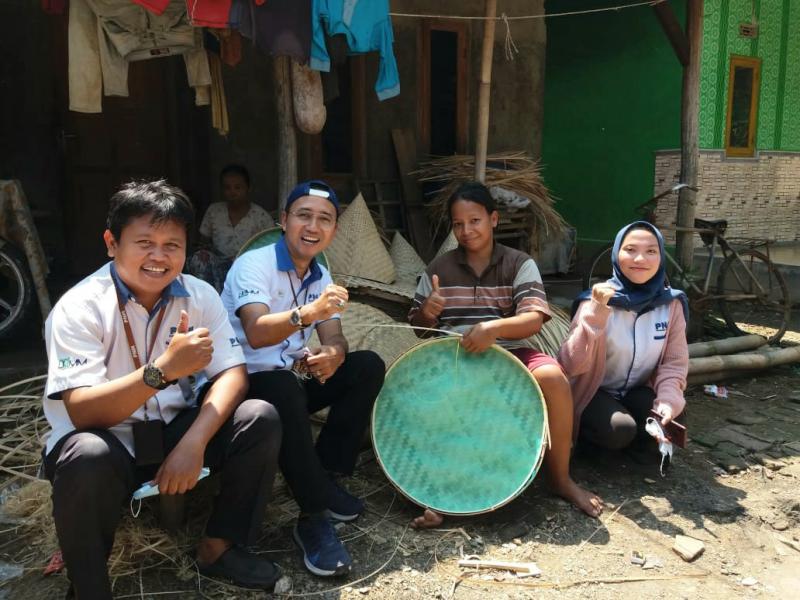 Semangat Ibu Carinih, Pengusaha Difabel PNM yang Sukses