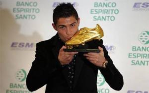 Unggul Torehan Assist, Ronaldo Sabet Sepatu Emas Sebagai Top Skor Euro 2020