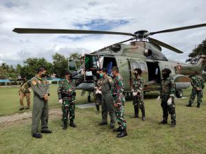 Aksi Heroik Prajurit TNI Evakuasi Dua Jenazah Teroris MIT di Poso