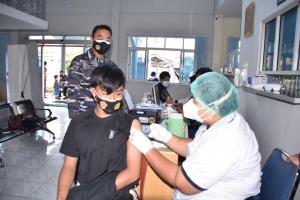 Diskes Kolinlamil TNI AL Terus Layani Vaksinasi Covid 19 untuk Masyarakat Jakarta Utara
