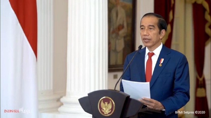 Serahkan BPUM, Jokowi Dorong Pelaku UMKM Tetap Bekerja Keras & Bertahan Sekuat Tenaga