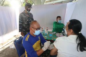 Satlinlamil 2 Surabaya Gencar Serbuan Vaksin Maritim TNI AL