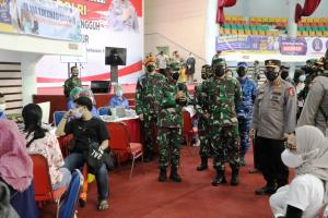 Panglima TNI Cek Kemampuan Petugas Tracer Aplikasi Silacak