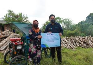 Kunjungi Nasabah Mekaar, Erick Thohir Serahkan Bantuan CSR PNM
