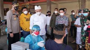 Tinjau Vaksinasi Covid-19 di Klungkung Bali, Bamsoet: Vaksinasi Kunci Atasi Pandemi
