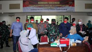 Kodiklat TNI Gelar Serbuan Vaksinasi Covid-19 di Serpong Tangerang Selatan