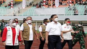 Tinjau Vaksinasi Stadion Pakansari, Ganip Warsito Minta Patuhi Protokol Kesehatan