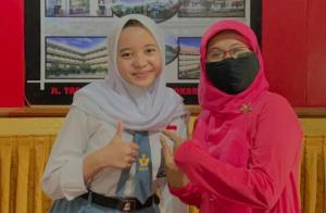 Salmahita Ataya Pradilla Juara I Lomba PidatoTingkat SMA/SMK se-DKI Jakarta