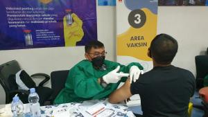 Serbuan Vaksinasi Maritim Kolinlamil TNI AL Sasar Daerah Cibitung