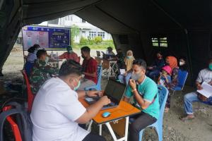 TNI AL Tak Kenal Lelah Vaksin Masyarakat Pesisir dan Nelayan