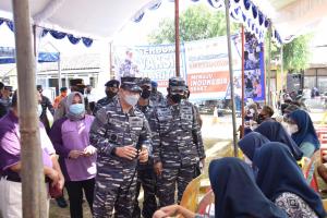 Serbuan Vaksin Maritim TNI AL Dosis Kedua di Subang Targetkan Hingga 2000 Orang