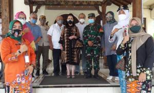 Watimpres Putri Wisnu Wardhani Tinjau Pelaksanaan Vaksinasi di Balai Sarwono