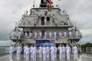 Komandan Guspurla Koarmada III dan KRI Tarakan-905 Gelar Upacara Peringatan HUT TNI AL