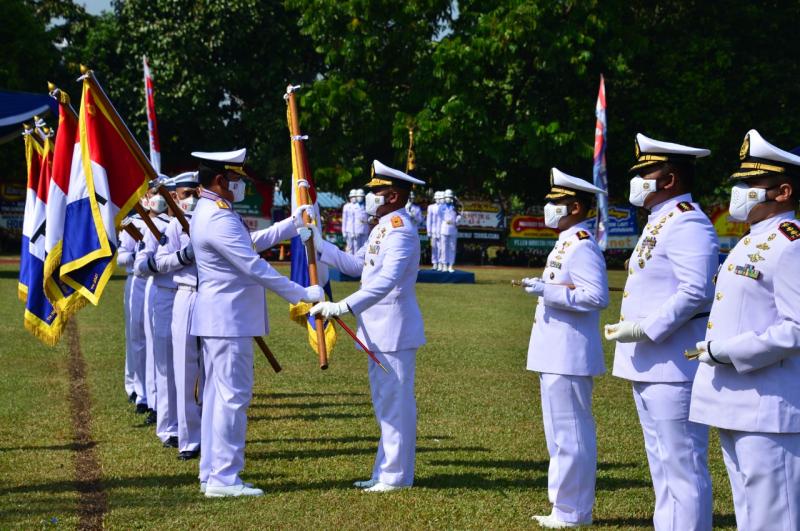 Lantamal IX Gelar Apel Khusus Pengibaran Bendera Lantamal Teladan TNI AL 2O21