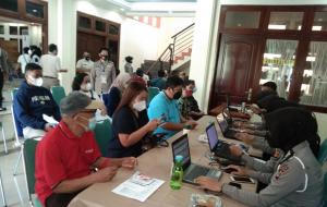 Sasar 500 Warga, GAMKI Bogor dan Polresta Bogor Kota Gelar Vaksinasi di Gereja