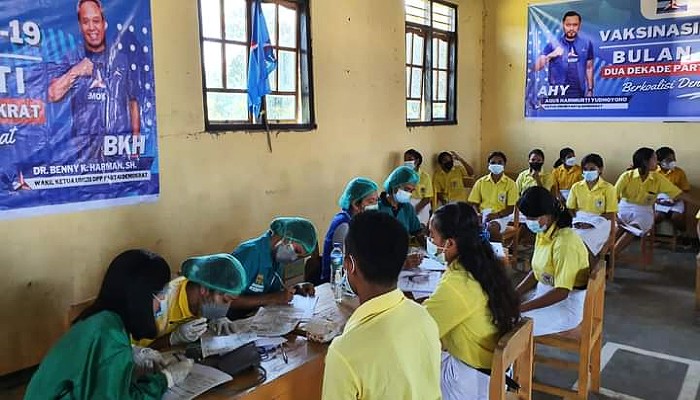 Siswa - siswi SMA St. Maria Iteng Manggarai Antusias Ikuti Vaksinasi Covid-19 Tahap I
