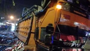 Satu Pengendara Motor Tewas, Tertimpa Truk Terguling di Kawasan Puncak Bogor