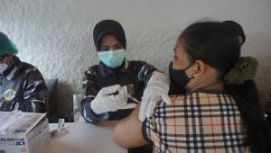 Ngopi di Point Coffe Indogrosir Ambon, Bonus Vaksin dari TNI AL