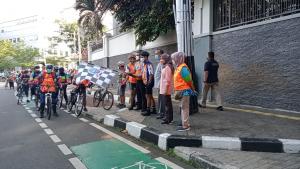 Saleh Husin dan Walikota Jakarta Selatan Munjirin Melepas Pesepeda Tour KSI