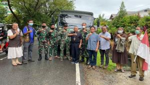 Keuskupan Agung Pontianak Bersama KODAM XII Tanjung Pura Bantu Warga Korban Banjir