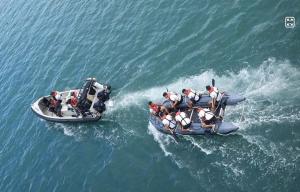Hari Armada RI, KRI REM-331 Gelar Bela Diri Militer dan Lomba Dayung di Batas Laut Indonesia-Malaysia