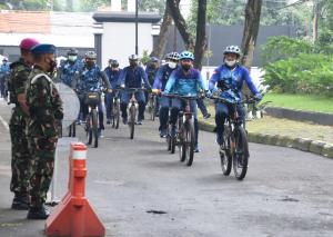 Sambil Gowes Tingkatkan Imun, Dankodiklat TNI AL Inspeksi Kodik