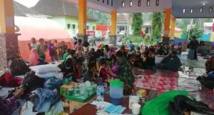 TNI AL Berikan Terapi Trauma Healing dan Santunan Kepada Korban Bencana Semeru