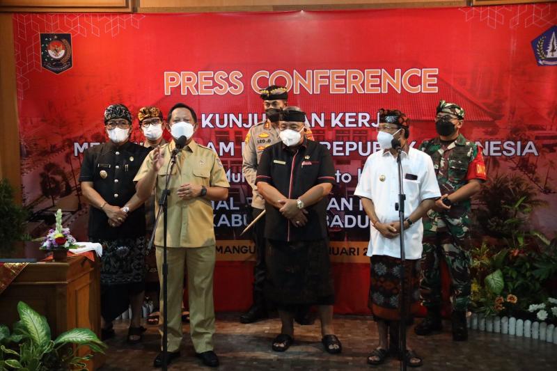 Mendagri Tinjau Langsung Mal Pelayanan Publik di Kabupaten Badung