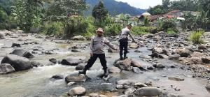 Ribuan Ekor Ikan Mati di Sungai Cikaniki, Polisi Lakukan Penyelidikan