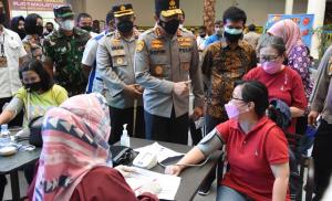 KabaIntelkam Pantau Vaksinasi Massal Serentak di Metropolitan Mall Cileungsi Bogor