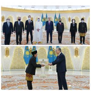 Duta Besar Fadjroel Rachman Menyerahkan Surat Kepercayaan kepada Presiden Republik Kazakhstan