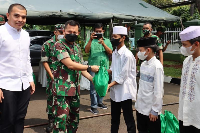 Kodim 0504/JS Bersama HIPMI Jaksel Gelar Bakti Sosial dan Vaksinasi untuk Masyarakat